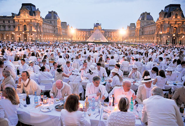 WHITE STREET DINNER: il Lido degli Estensi si tinge di bianco!